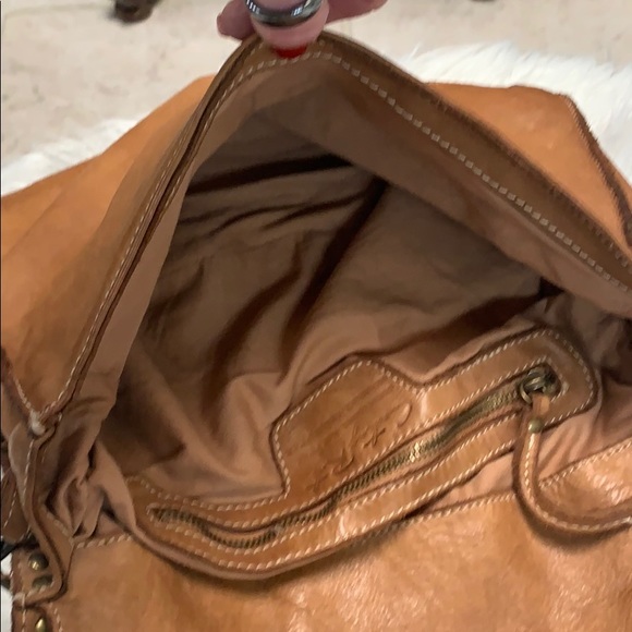 Leather crossbody bag - Picture 4 of 6